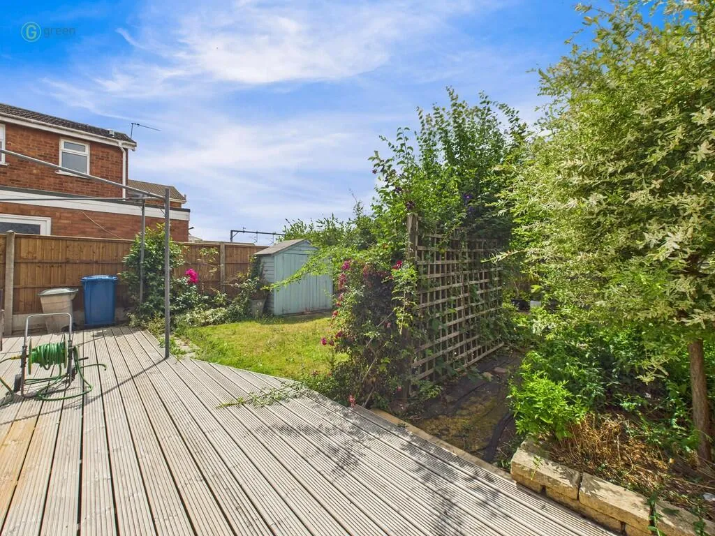 3 bed Link Detached House