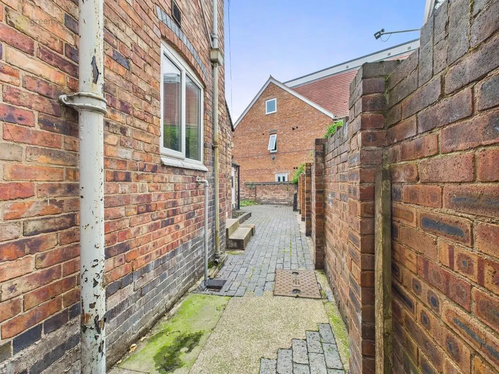 2 bed Terraced