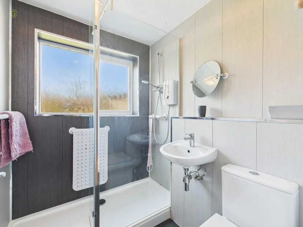 2 bed Ground Maisonette
