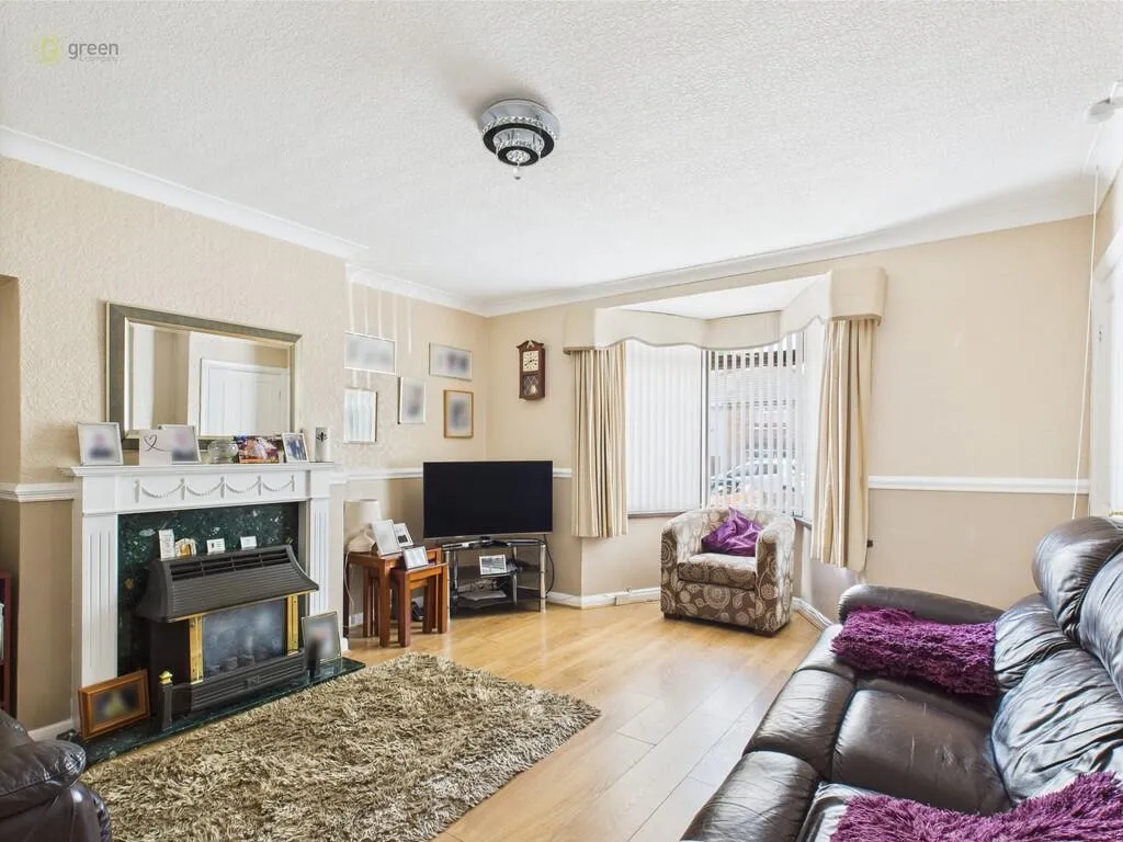 3 bed End of Terrace