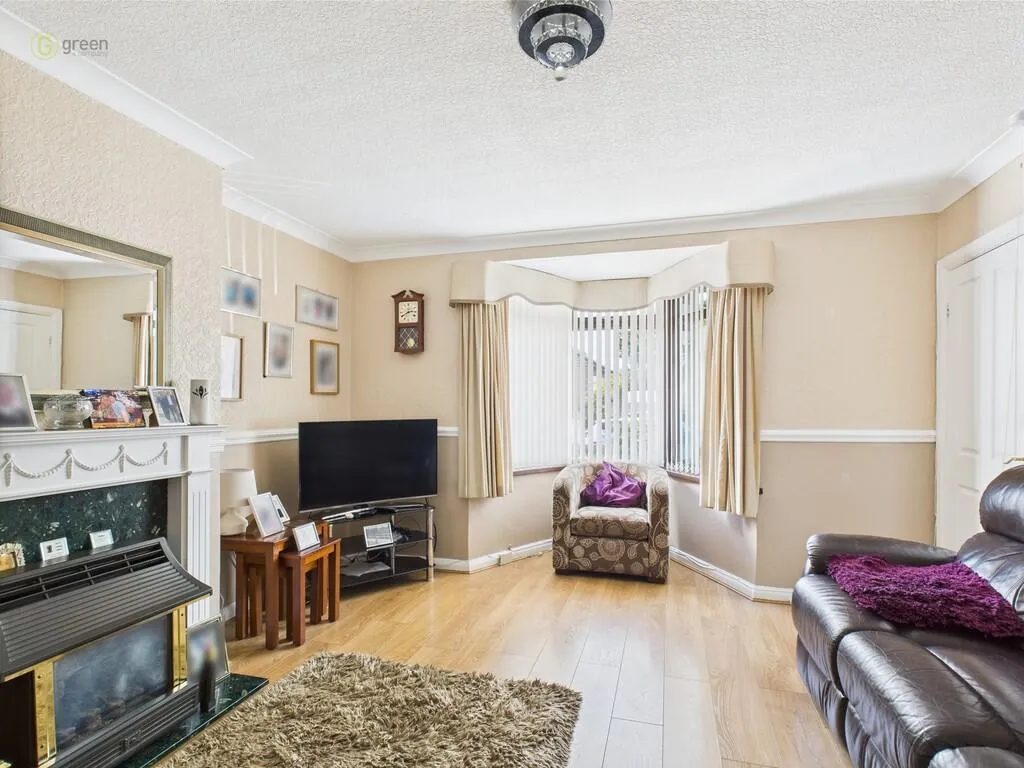3 bed End of Terrace