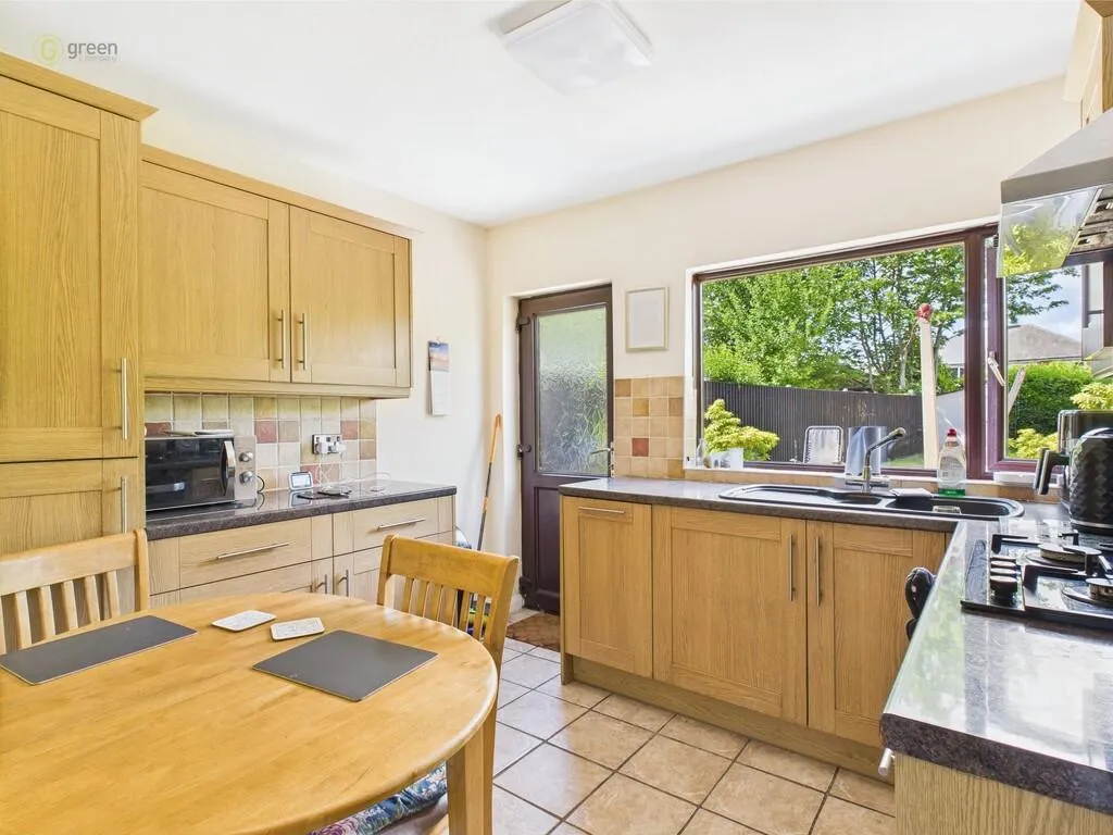 3 bed End of Terrace