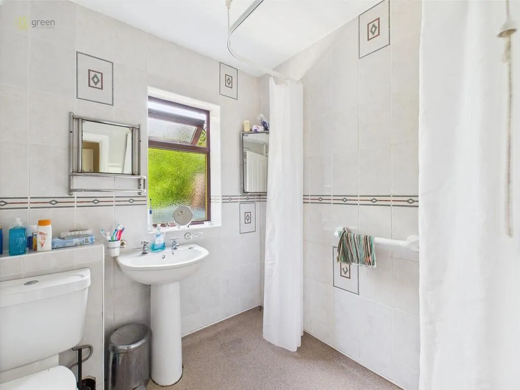 3 bed End of Terrace