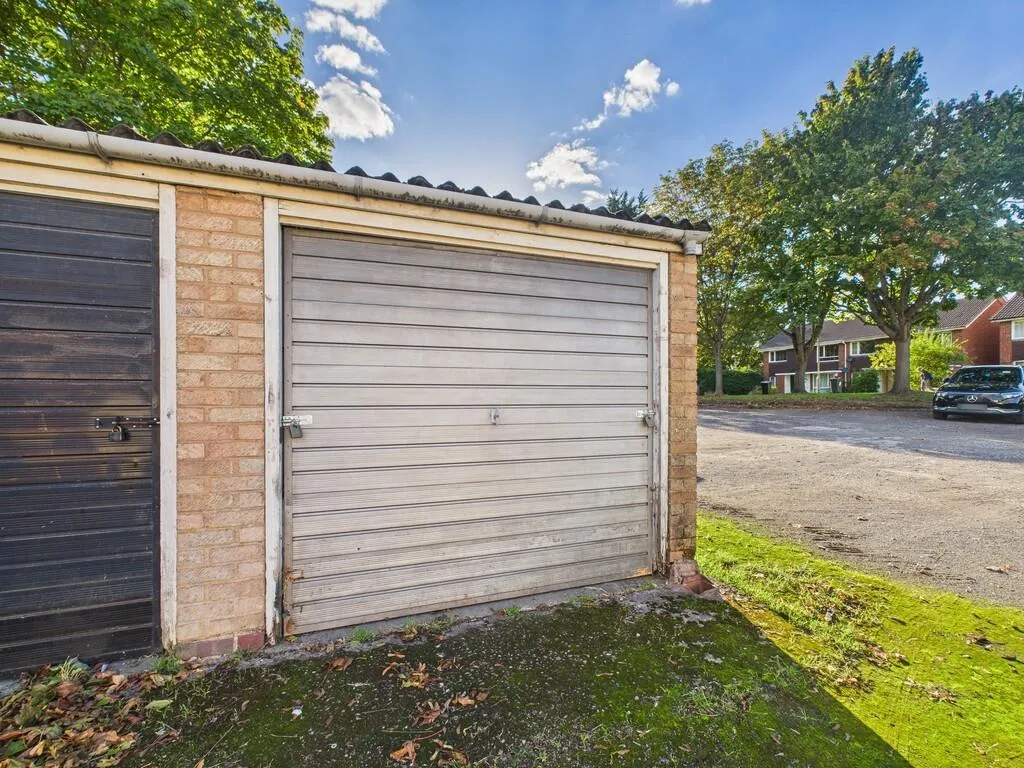 2 bed Maisonette