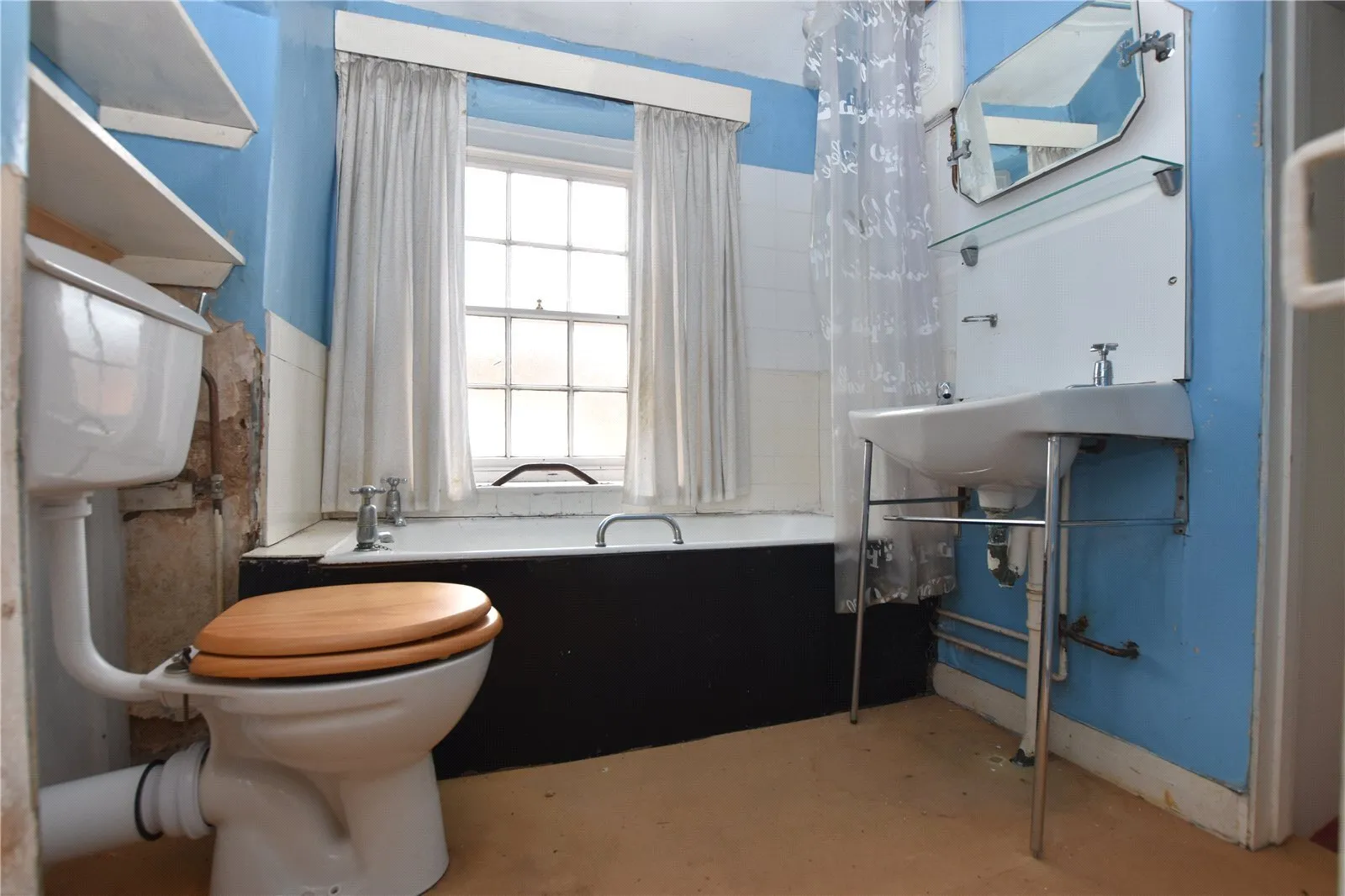 Queen Square, North Curry, Taunton, Somerset, TA3