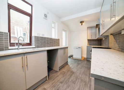 3 bed End of Terrace