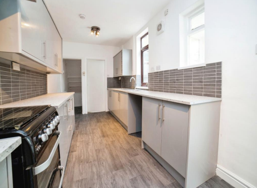 3 bed End of Terrace