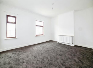3 bed End of Terrace