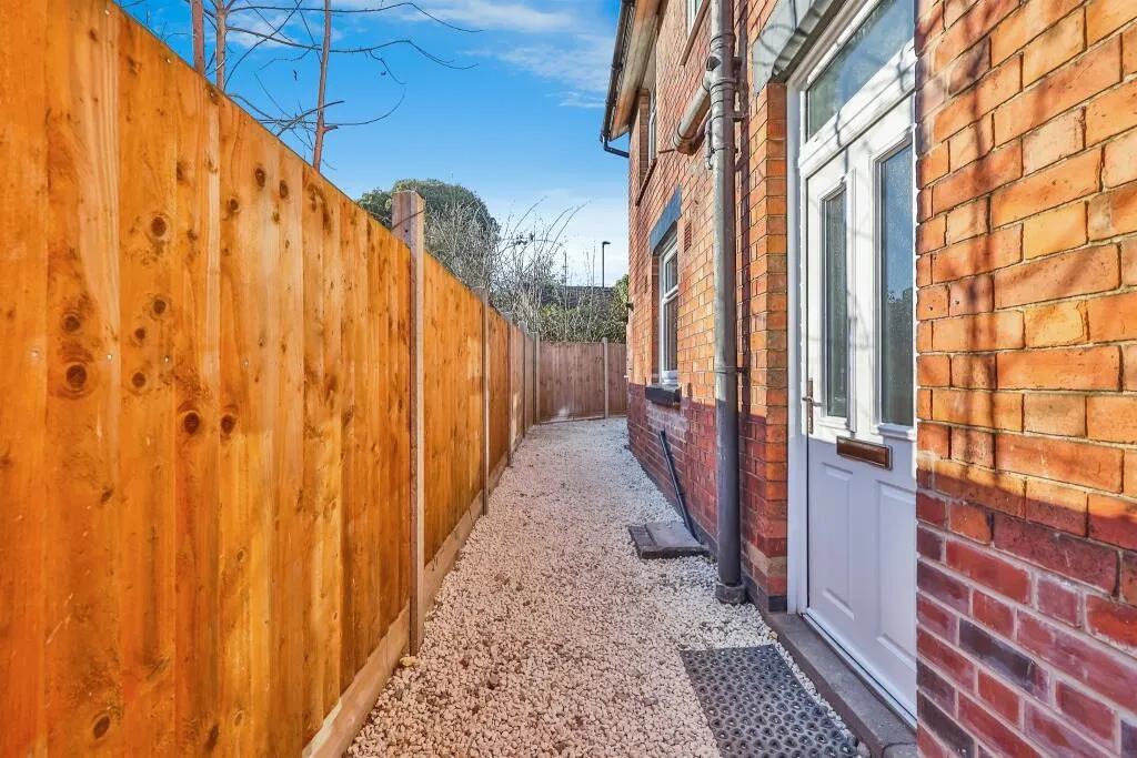 2 bed Detached