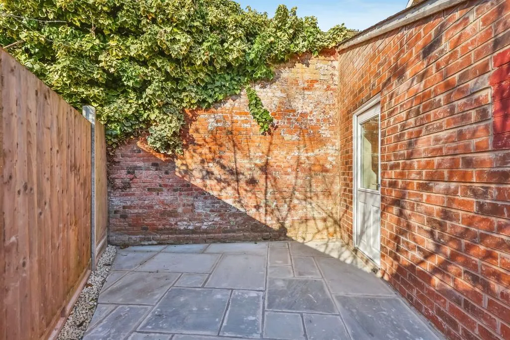 2 bed Detached