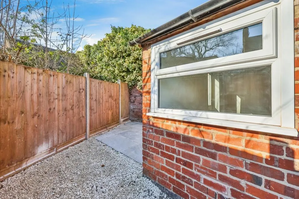 2 bed Detached