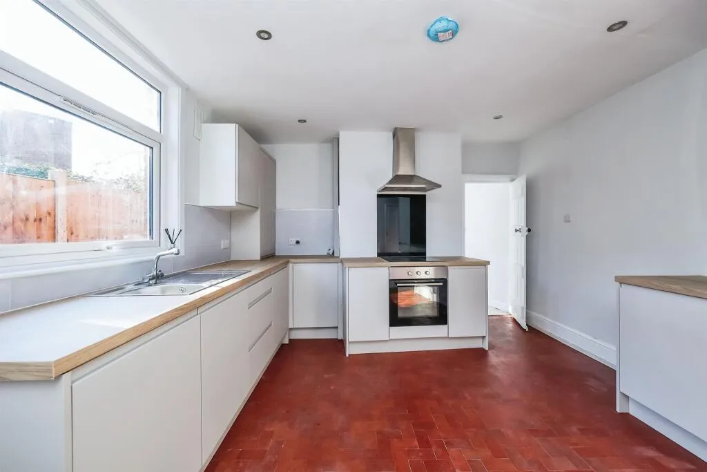 2 bed Detached