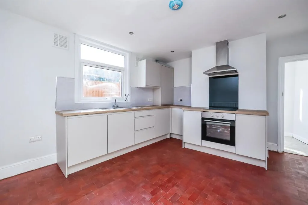 2 bed Detached