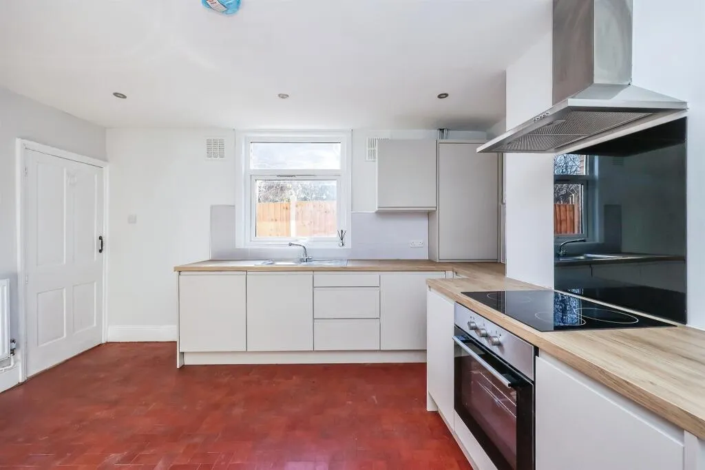2 bed Detached