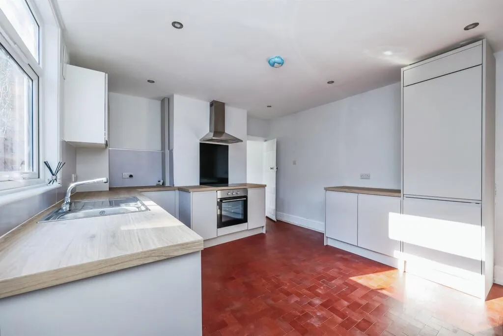 2 bed Detached