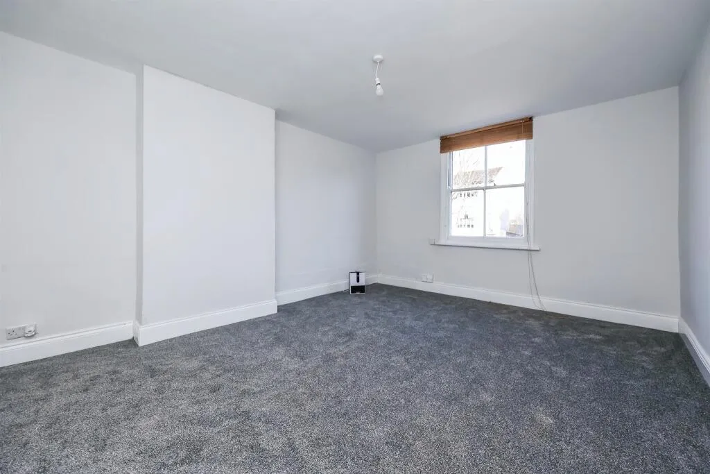 2 bed Detached