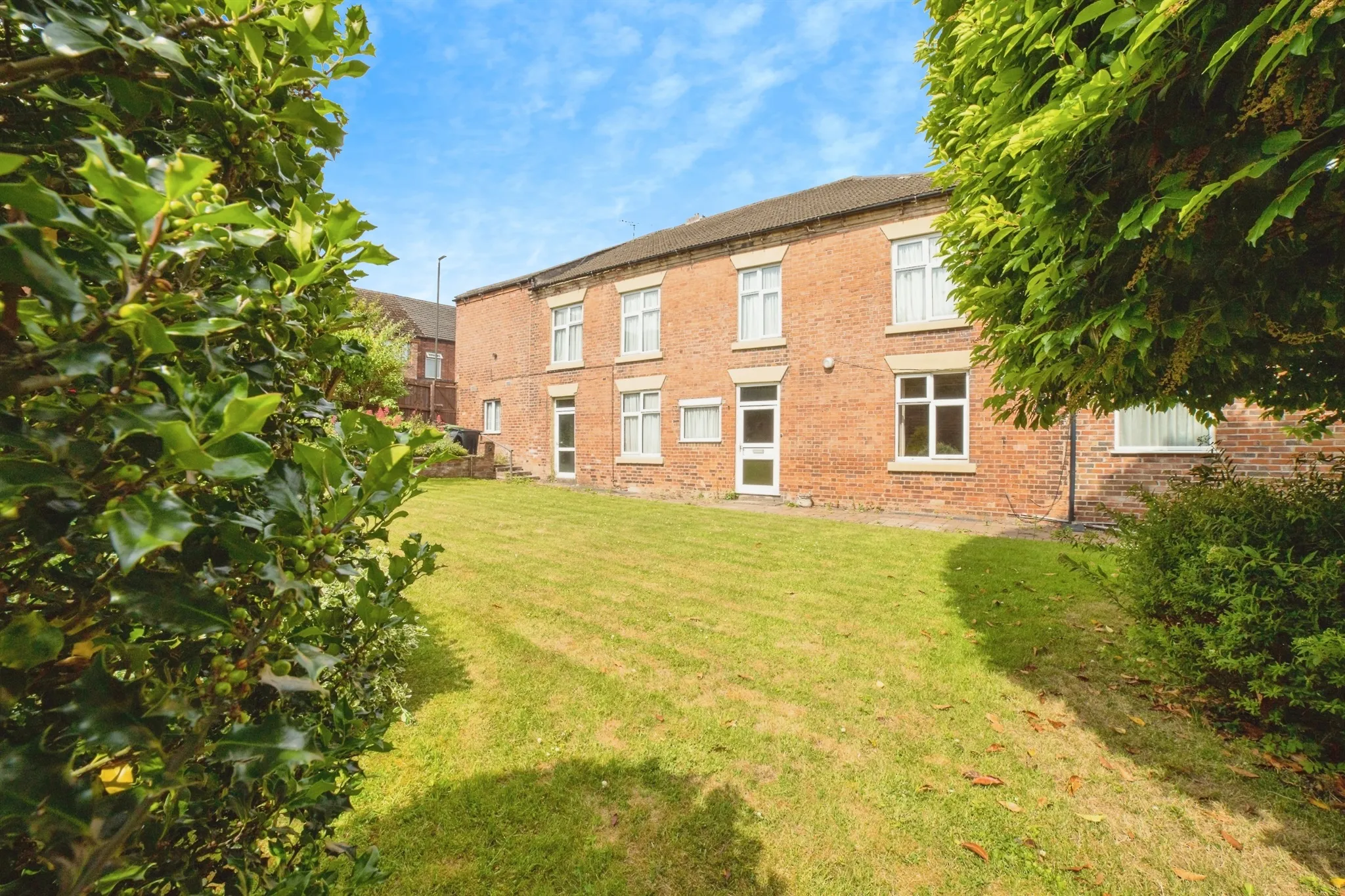 4 bed Semi-Detached