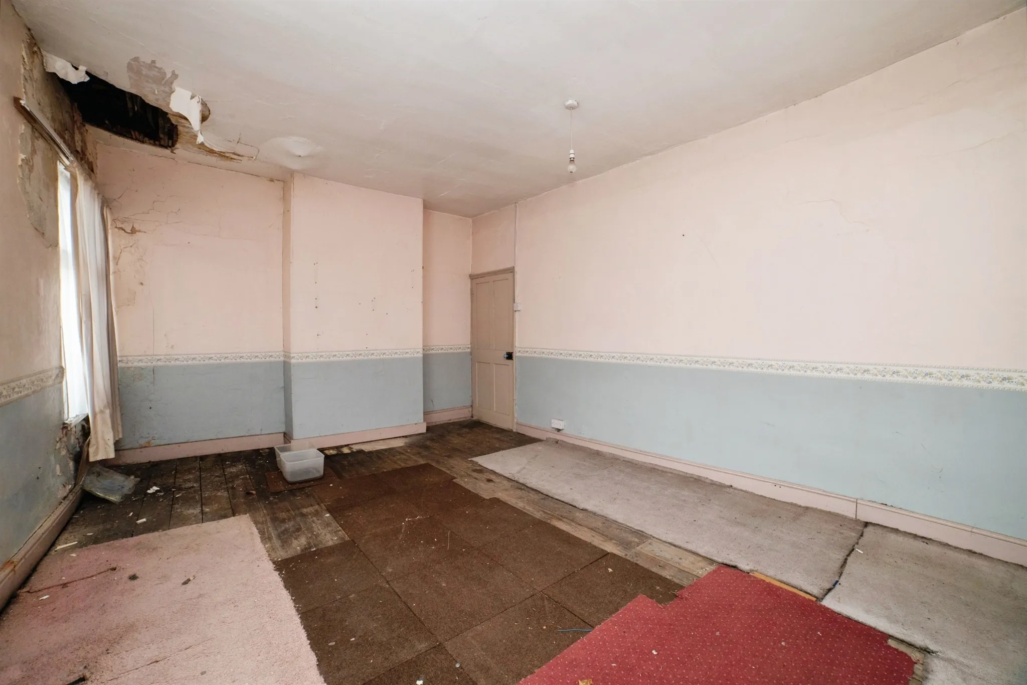 4 bed Semi-Detached