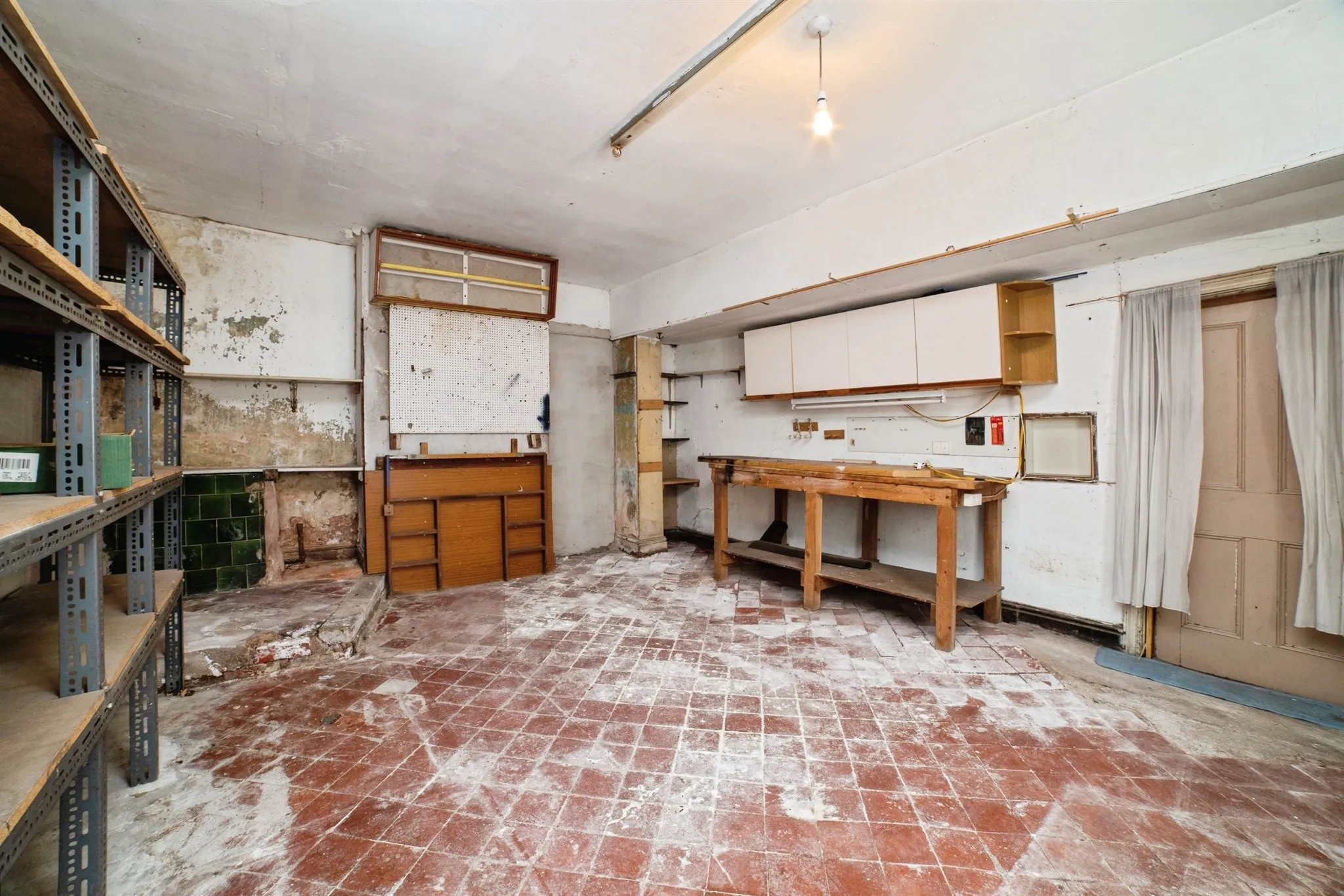 4 bed Semi-Detached