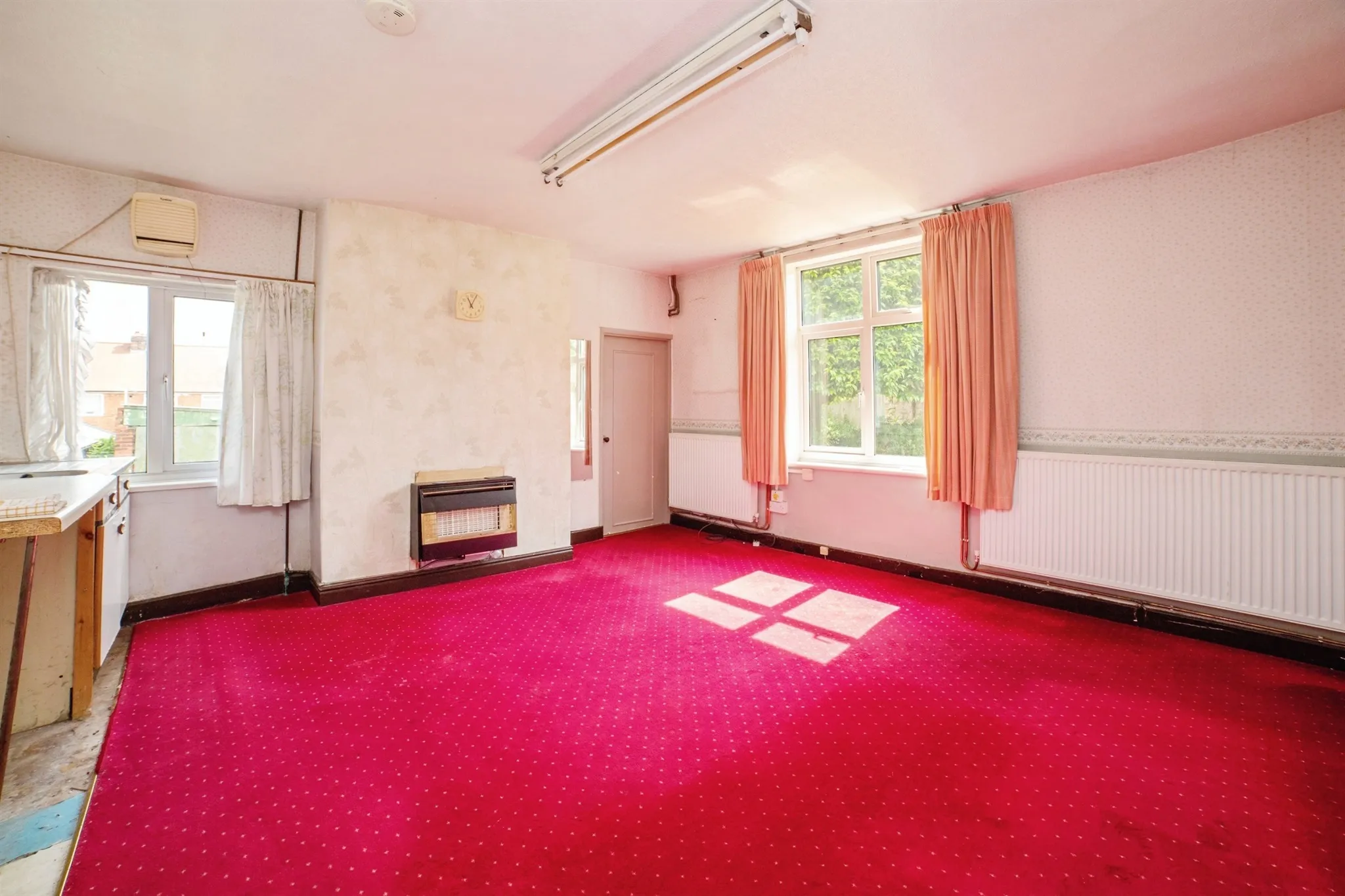 4 bed Semi-Detached