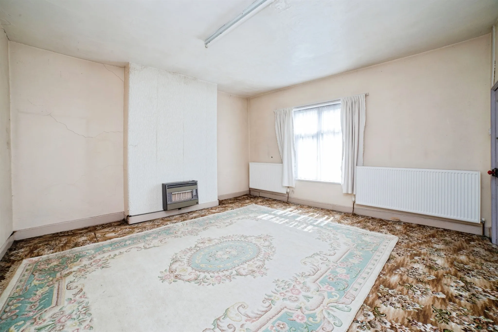 4 bed Semi-Detached