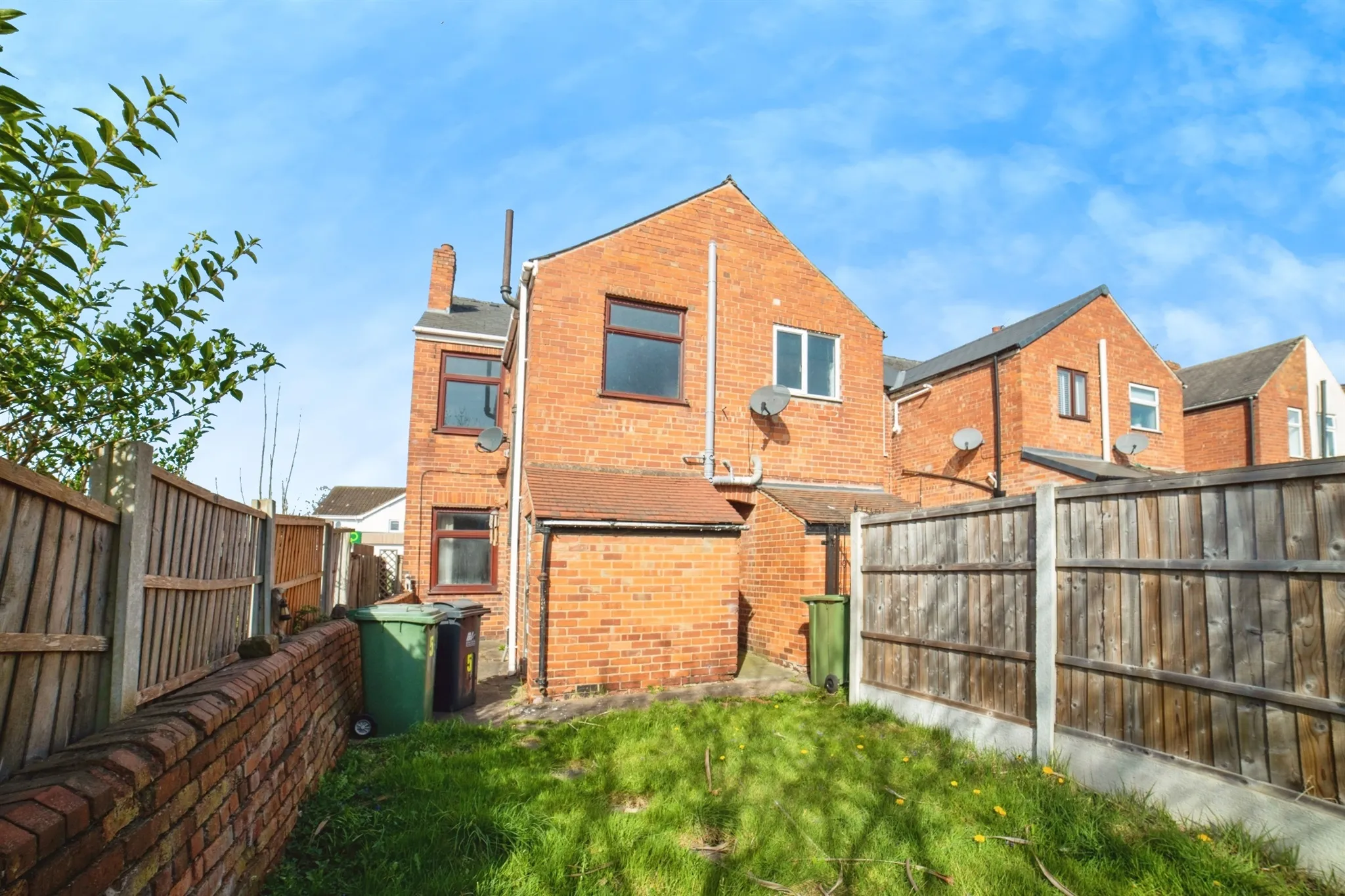 2 bed End of Terrace