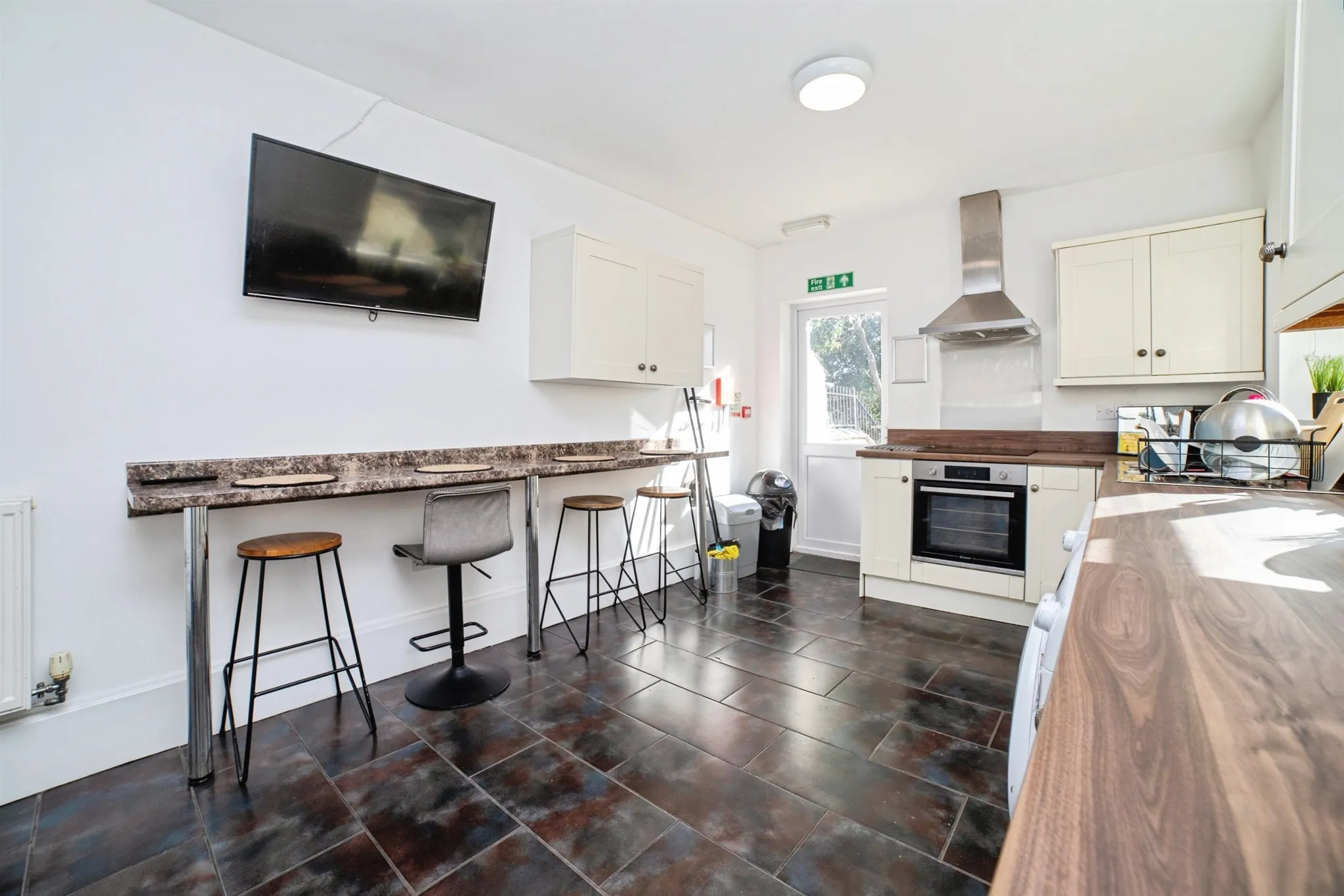 7 bed Semi-Detached