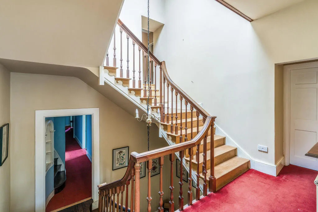 7 bed Semi-detached Villa