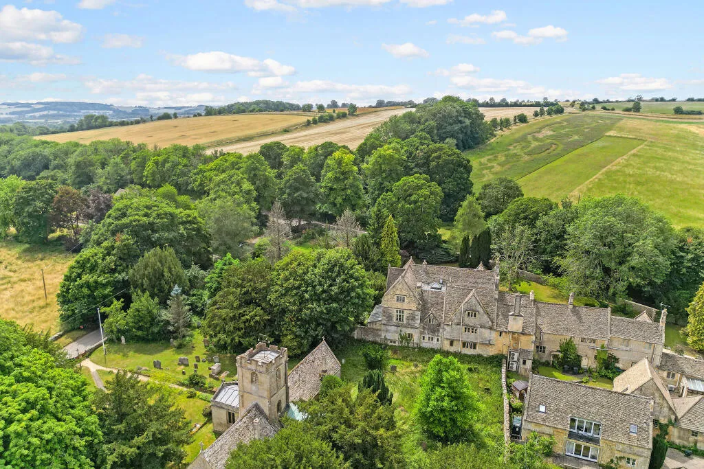 7 bed Semi-detached Villa