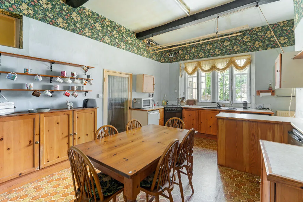 7 bed Semi-detached Villa