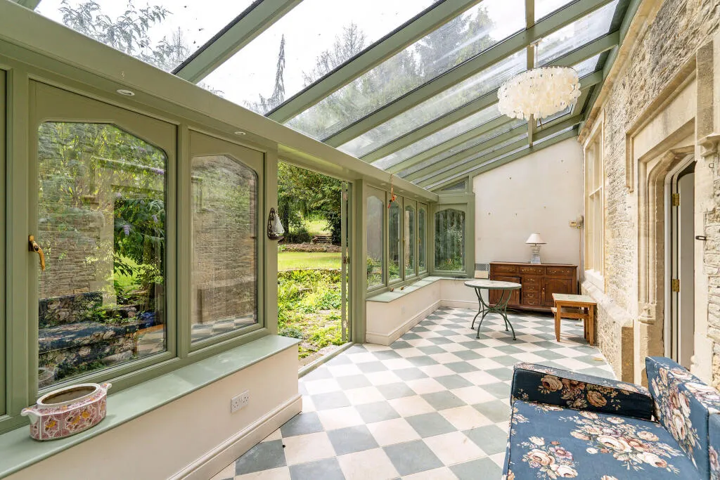 7 bed Semi-detached Villa