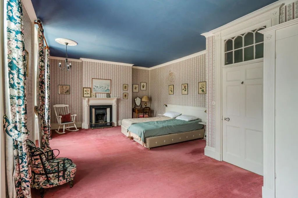 7 bed Semi-detached Villa