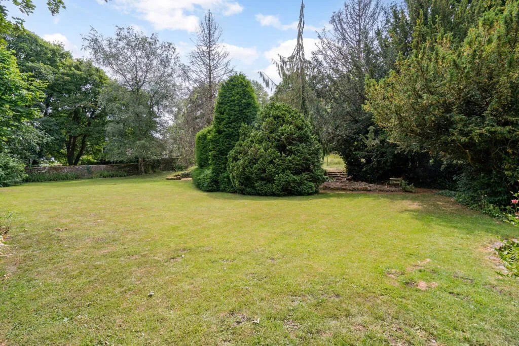 7 bed Semi-detached Villa