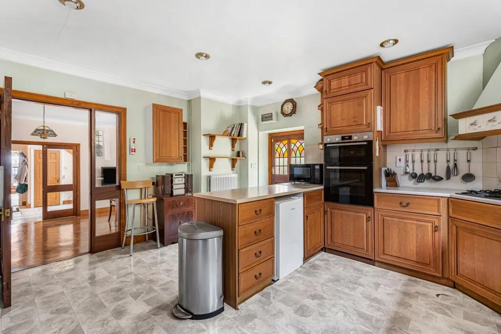 4 bed Character Property