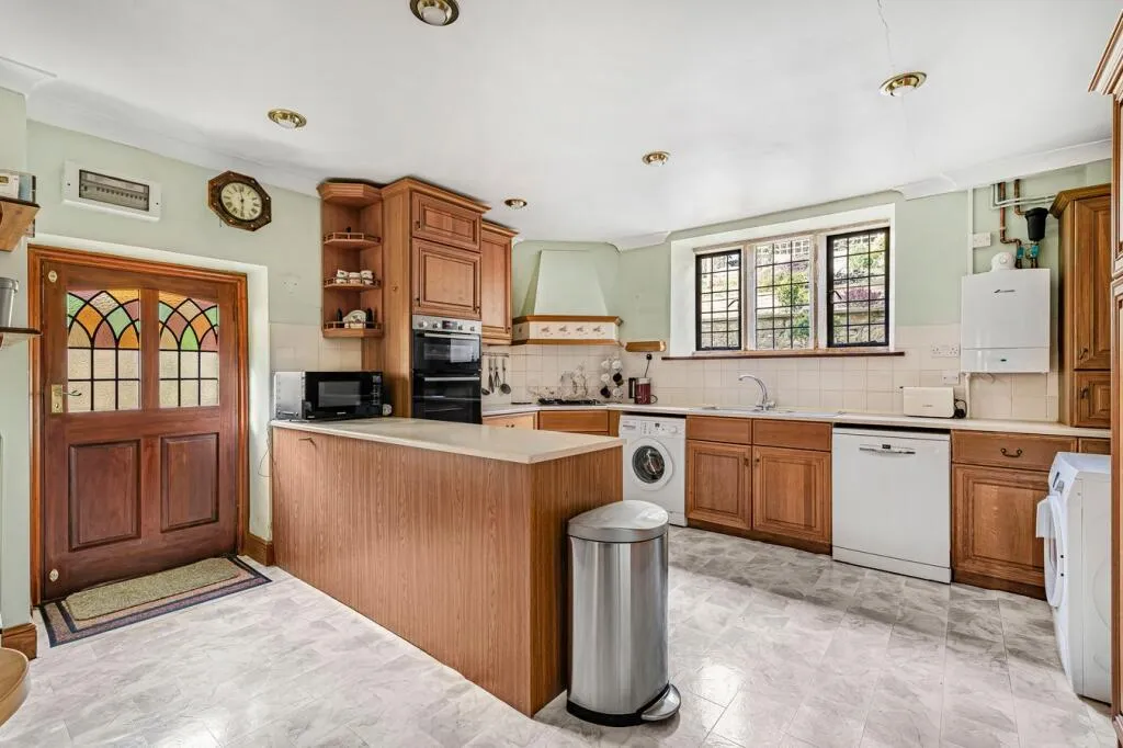 4 bed Character Property