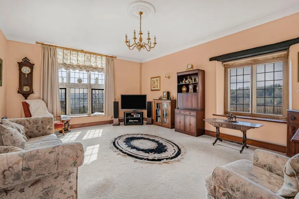 4 bed Character Property