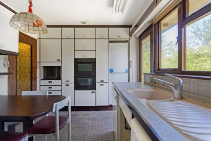 4 bed Detached