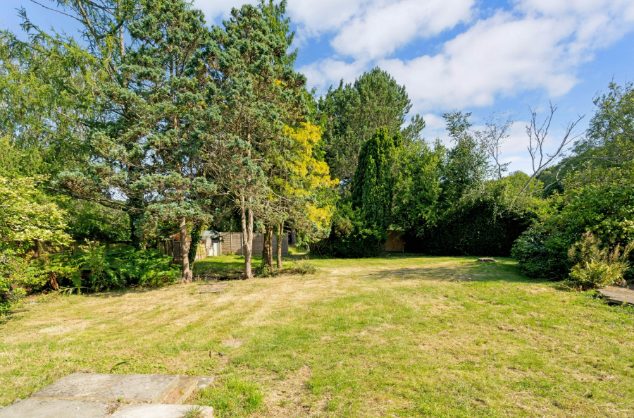 4 bed Detached