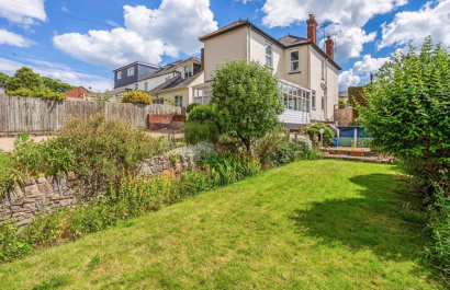 5 bed Detached
