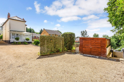 5 bed Detached