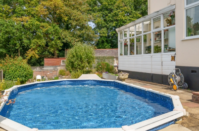 5 bed Detached