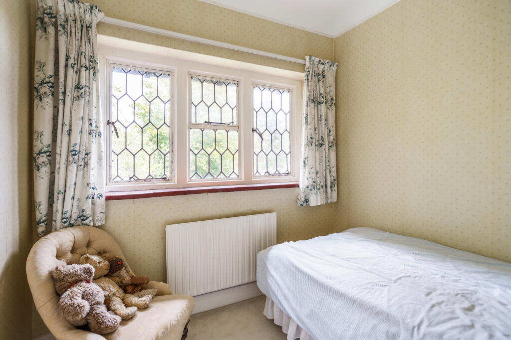5 bed Detached