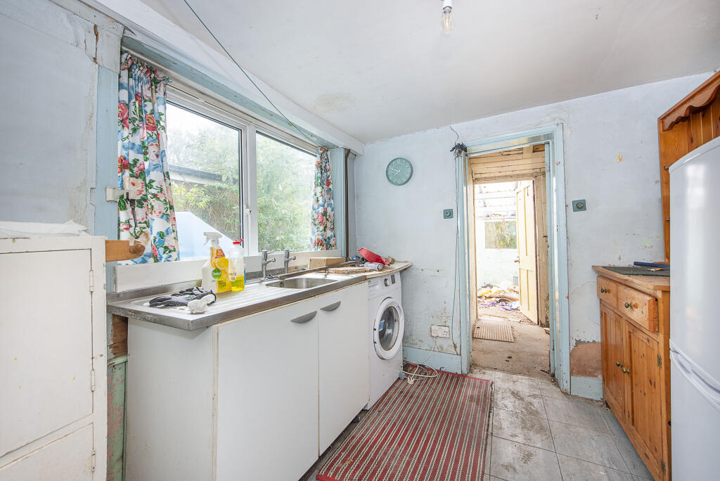 4 bed Terraced