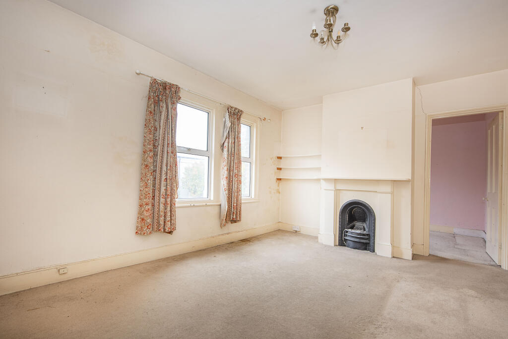 4 bed Terraced