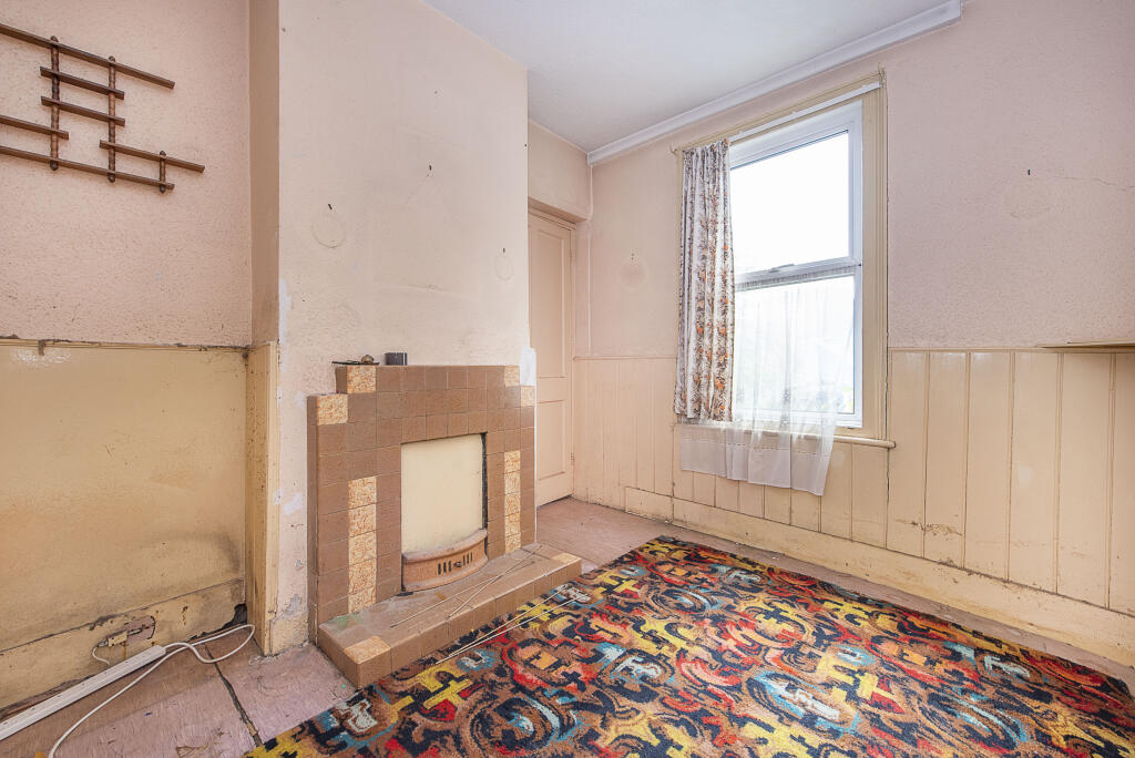 4 bed Terraced