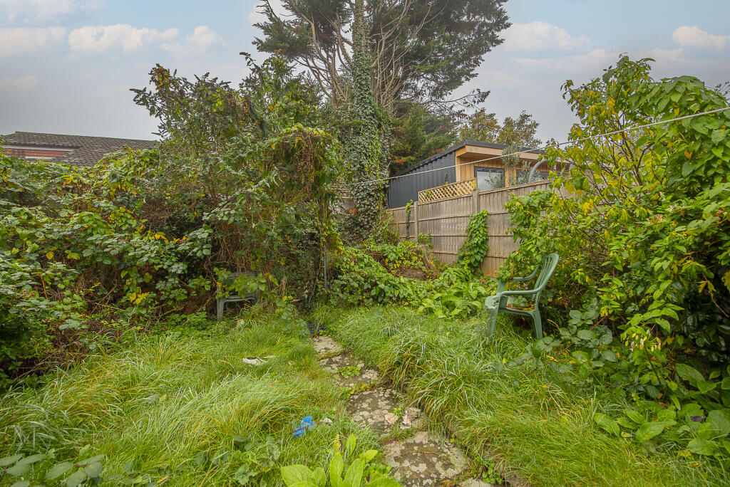 4 bed Terraced