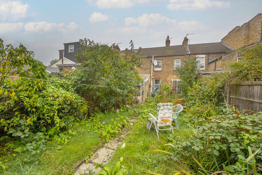 4 bed Terraced