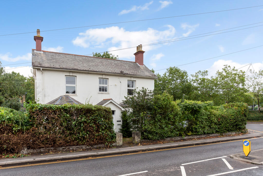 5 bed Detached