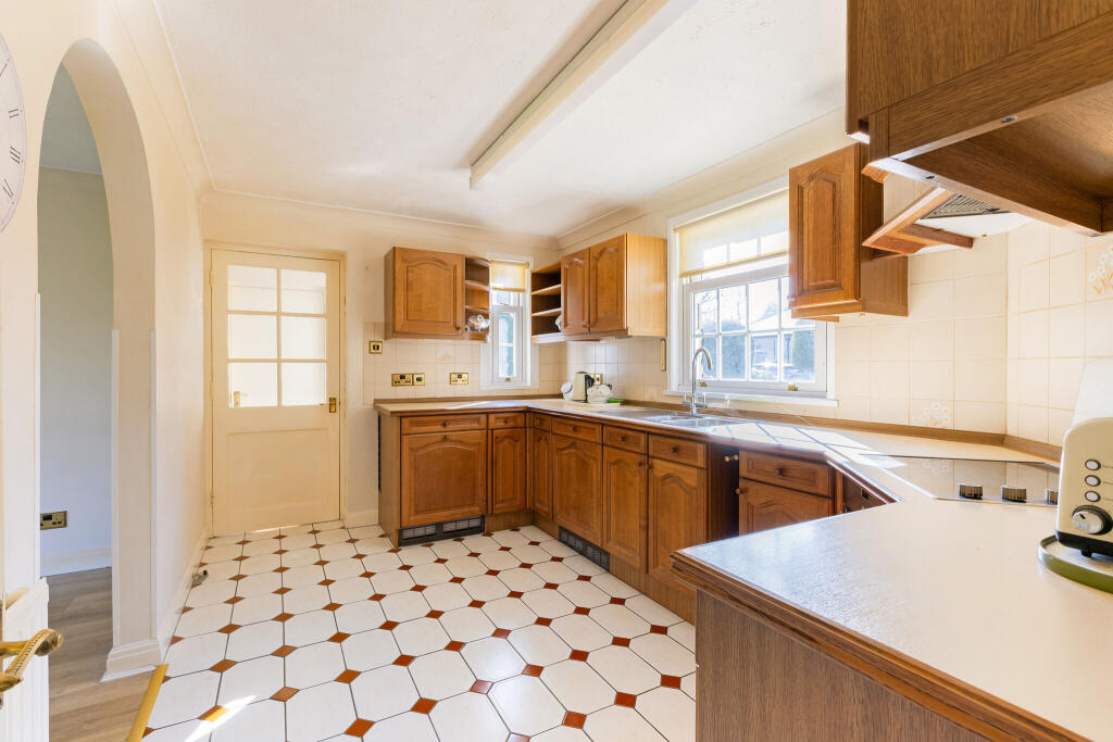 4 bed Detached