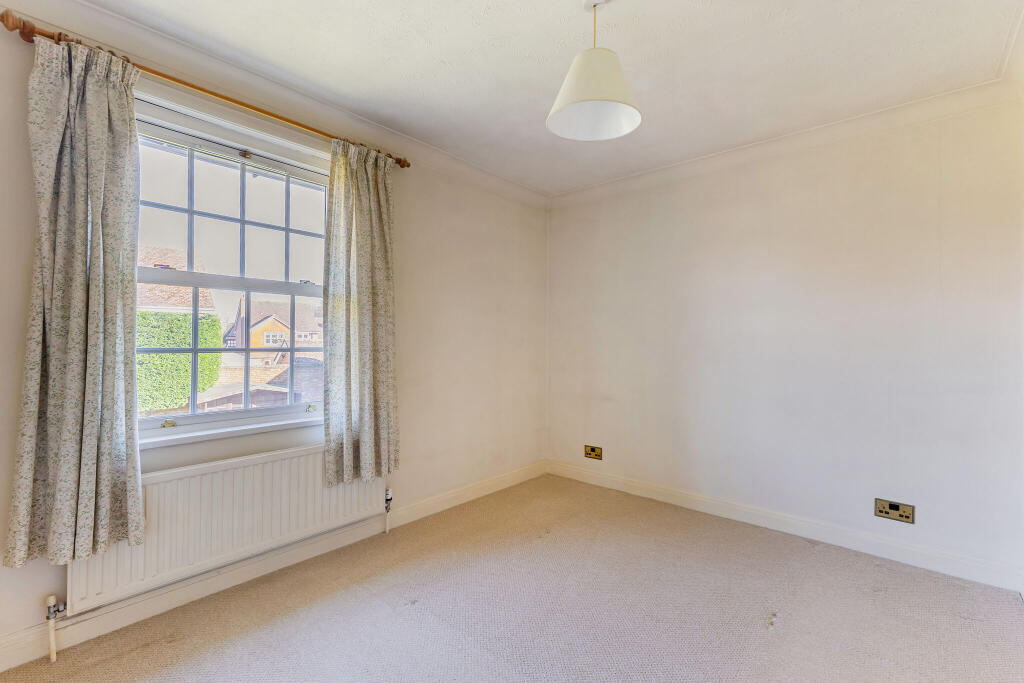 4 bed Detached